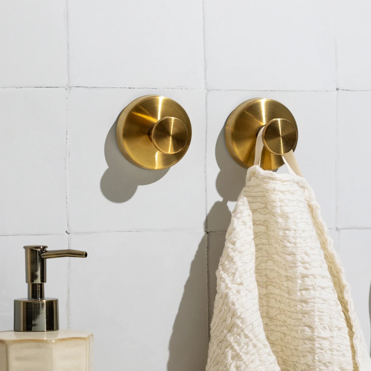 ScandicHook – Helppo asennus ilman poraamista